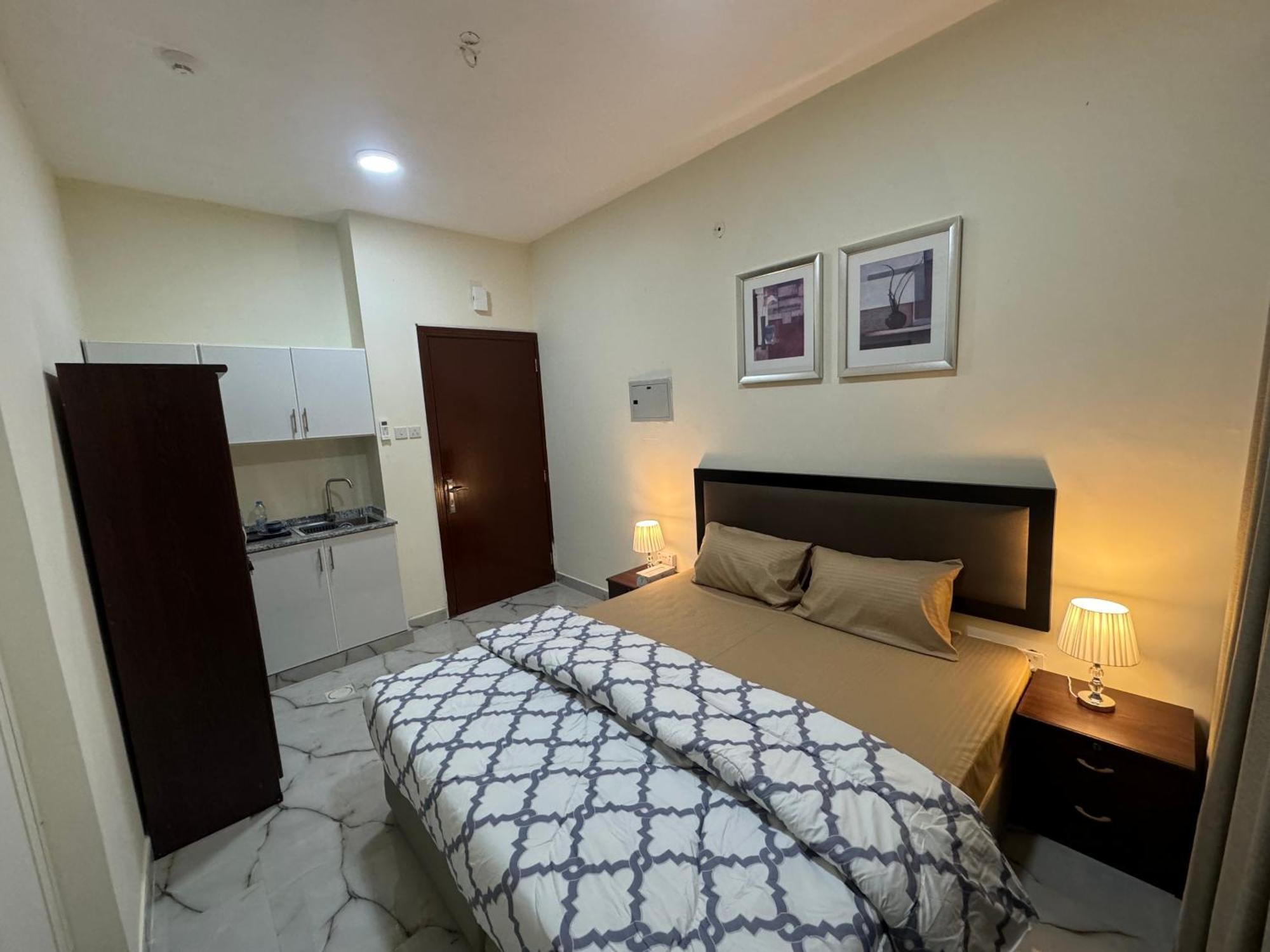 Brand New Furnished Near Union Metro Station Homestay Dubai
