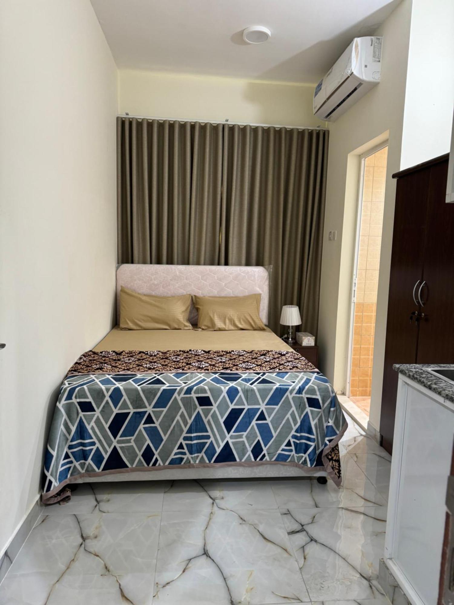 Brand New Furnished Near Union Metro Station
